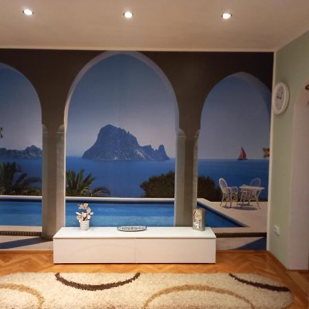 פלוייסטי Blue Sky Apartment מראה חיצוני תמונה