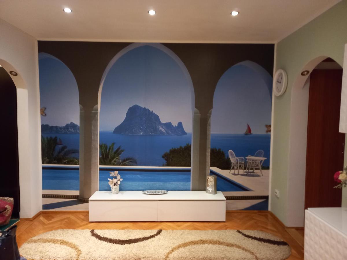פלוייסטי Blue Sky Apartment מראה חיצוני תמונה