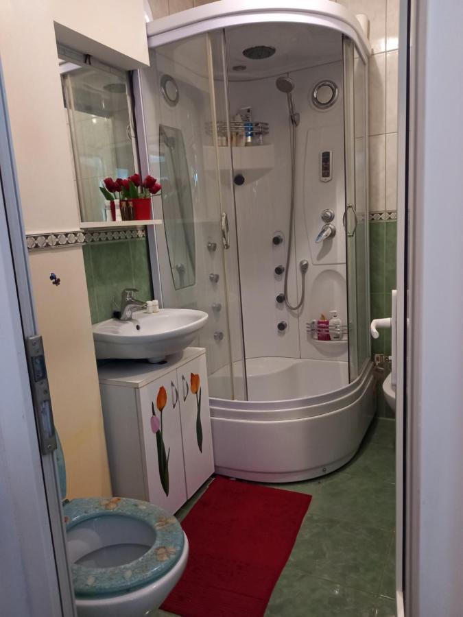 פלוייסטי Blue Sky Apartment מראה חיצוני תמונה