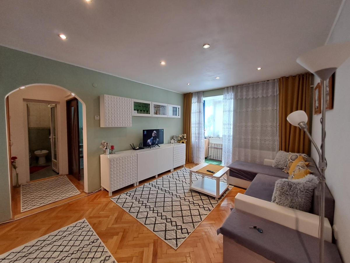 פלוייסטי Blue Sky Apartment מראה חיצוני תמונה