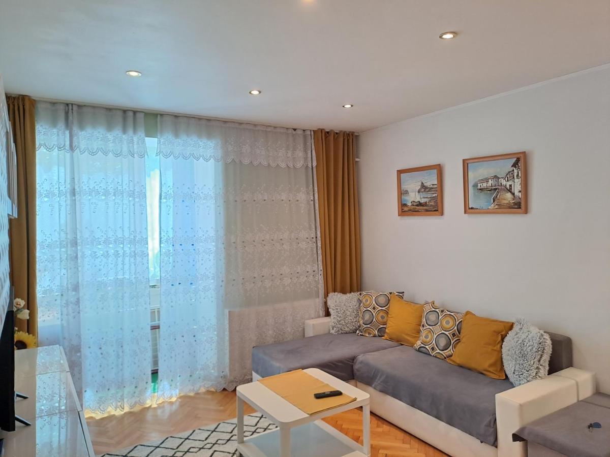 פלוייסטי Blue Sky Apartment מראה חיצוני תמונה